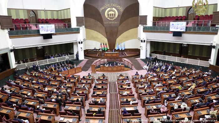 مجلس نمایندگان بودجه‌ی سال مالی ۱۴۰۰ را تصویب کرد