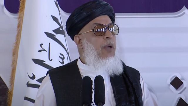 اطاعت از اوامر که خلاف شرع باشد واجب نیست